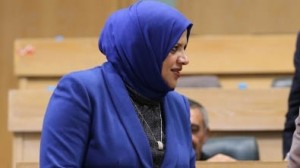 خليفات تهاجم ميلت: هذا ليس شأنك!