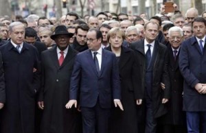 الاذاعة الاسرائيلية : باريس وجهت الدعوة لعباس نكاية بنتنياهو