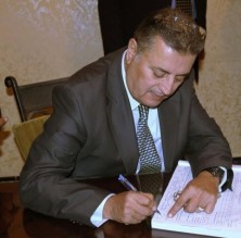 التفاصيل الكاملة... ماذا دار بين السفير خريس وجودة... وهل هي إحالة ام إستقالة!!!!