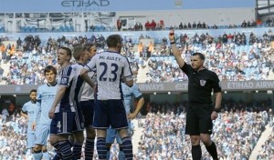 فضيحة تحكيمية في الدوري الإنكليزي .. فيديو