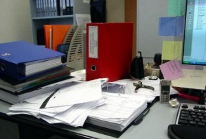 ديوان المحاسبة يكشف فضائح من العيار الثقيل .. موظف يغيب عن عمله 872 يوما ومخالفات اخرى !