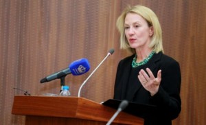 تداعيات حفل "المثليين" مستمرة...شكوى بحق السفيرة الأميركية امام النائب العام