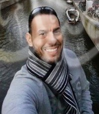 امريكي يطلق النار على رأس اردني لانه مسلم صائم .. "جريمة بشعة" ..!