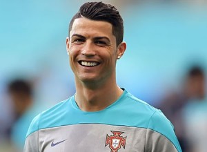 كريستيانو رونالدو يستعرض مهاراته أمام مذيعات اليابان.. فيديو