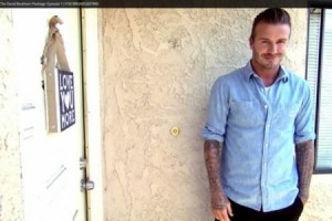 فيديو مؤثر... ديفيد بيكهام يطرق باب أسرة محتاجة