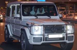 بالفيديو ...محمد بن راشد يصطحب السيسي بجولة في سيارته الخاصة