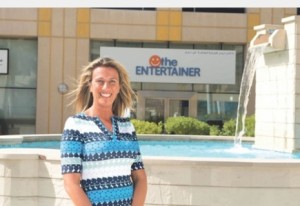 فتاة أسترالية جاءت دبي بـ 3000 دولار.. صار لديها مليار و300 مليون دولار