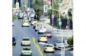 إرباك في مكاتب التأمين الموحد بعد مباشرتها بتحصيل مخالفات السير