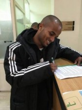 الوحدات يتعاقد مع عوض ويبحث عن مهاجم محترف