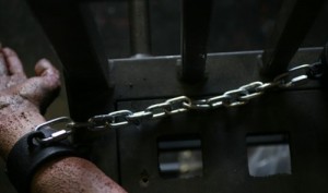 فيديو مترجم : أسوأ 10 سجون في العالم