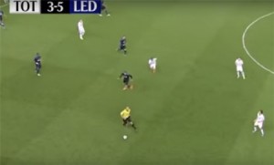 بالفيديو.. عندما يقرر الحكم المشاركة في المباراة !