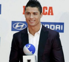 رونالدو أعلى الرياضيين تقاضيا للأجور بالعالم