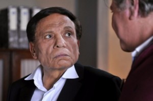 صورة نادرة لعادل إمام مع والده الراحل... لن تصدقّوا الشبه بينهما