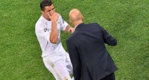 مـاذا رد زيدان على "شتائم" رونالد..؟!