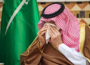 بالصور .. كيف ودّع الملك سلمان أخاه الامير تركي لمثواه الاخير ؟