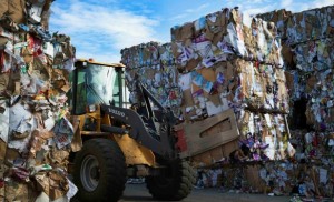 دولة تتخلص من كل قمامتها.. وتستورد