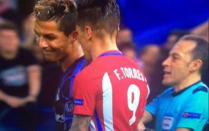 شتائم مهينة بين توريس ورونالدو