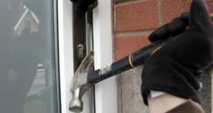 بالتفاصيل...اسلوب جرمي جديد تسبب بسرقة العديد من المحال والشركات ..والامن العام يحذر