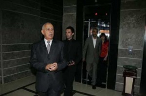 العيسوي يلاحق مواقع اخبارية وأشخاصا اساؤوا له