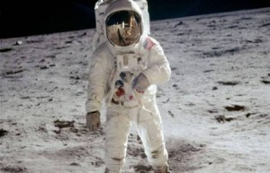 أدلة جديدة: هبوط الأميركيين على القمر أكذوبة العصر!