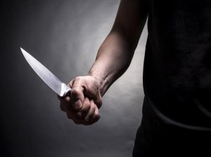 إصابتان طعنا بمشاجرة في الكرك