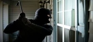 اقتحام وسرقة شقة سيدة تحت تهديد السلاح بمنطقة الرابية في عمان