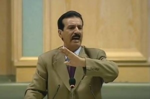 العكايلة للطراونة : "أنت غير قانوني، وجلستك ليست قانونية"