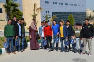 جامعة عمان الأهلية تستقبل وفدا من طلبة مدرسة الغفران