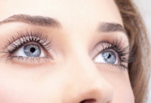 من منظور علمي لماذا للعيون ألوان مختلفة؟