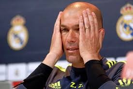 شاهد...ردة فعل زيدان بعد هدف رونالدو المذهل!