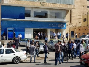 تفاصيل السطو على بنك في شارع مكة .. لم يكن مسلحا