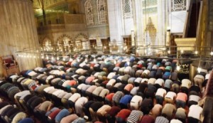 "الافتاء" : "مذاهب اهل السنة اتفقت على ان صلاة التراويح 20 ركعة"