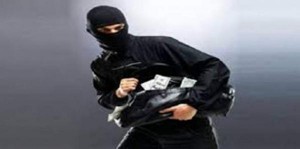 كشف زيف ادعاء شخص بتعرضه للطعن وسلب 20 ألف دينار
