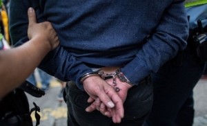 جديد ..القبض على ثلاث اشخاص حاولوا سرقة صرافيين آليين في عمان