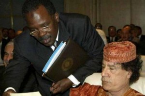 الرجل الغامض في مكتب القذافي يخرج عن صمته ويورّط ساركوزي