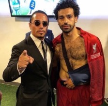 بالفيديو والصور...أول ظهور لـ " محمد صلاح "بعد تعرضه للإصابة