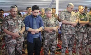 الملك عبدالله الثاني القائد الأعلى للقوات المسلحة يشارك نشامى المنطقة العسكرية الجنوبية مأدبة الإفطار