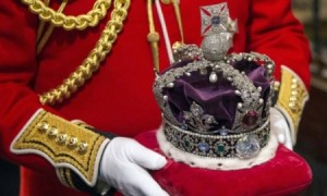 بالصورة ... الموت يفجع هذه الملكة ... اكتئاب وانتحار ما القصة؟