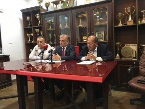 نادي عمان يقرر وقف نشاطه الرياضي