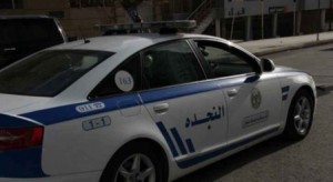اصابة أربعة اشخاص وتحطيم زجاج مركبة ومحل تجاري في شارع المدينة المنورة بعمان