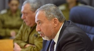 ليبرمان يعرض على حماس رصيفا لغزة في قبرص .. ولكن