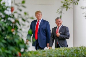 صحيفة روسية: الملك عبدالله يملك أدوات التأثير في سياسات البيت الأبيض