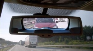 قاعدة بسيطة لحساب مسافة الأمان أثناء القيادة