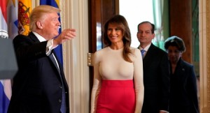 تسريبات تكشف... صدمة الرئيس الامريكي " ترامب" عندما دخل غرفة زوجته " ميلانيا "