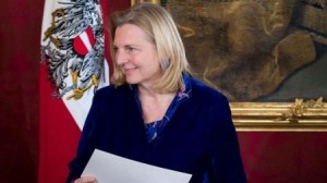 بوتين يحضر زفاف وزيرة نمساوية عاشت طفولتها بالأردن