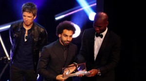 بالصور...هذا ماذا قاله النجوم لمحمد صلاح بعد فوزه بجائزة أفضل هدف!