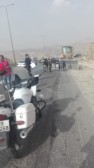 انهيار جزئي على طريق اربد - عمان يتسبب بأزمة سير خانقة (صور)