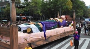 احتفالات حاشدة في المكسيك بيوم الموتى العالمي