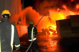 وفاة طفلة وإصابة شقيقيها إثر حريق في منطقه جبل القصور بالعاصمة عمان