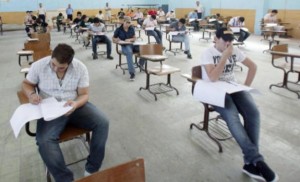 بالتفاصيل... أسس اختيار رؤساء القاعات ومساعديهم والمراقبين في امتحان التوجيهي
